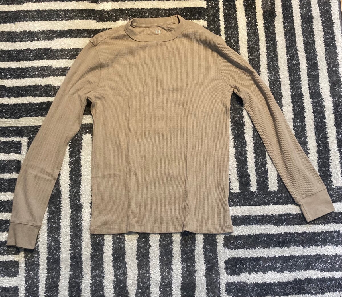 Predám úplne nový pulóver značky Gap