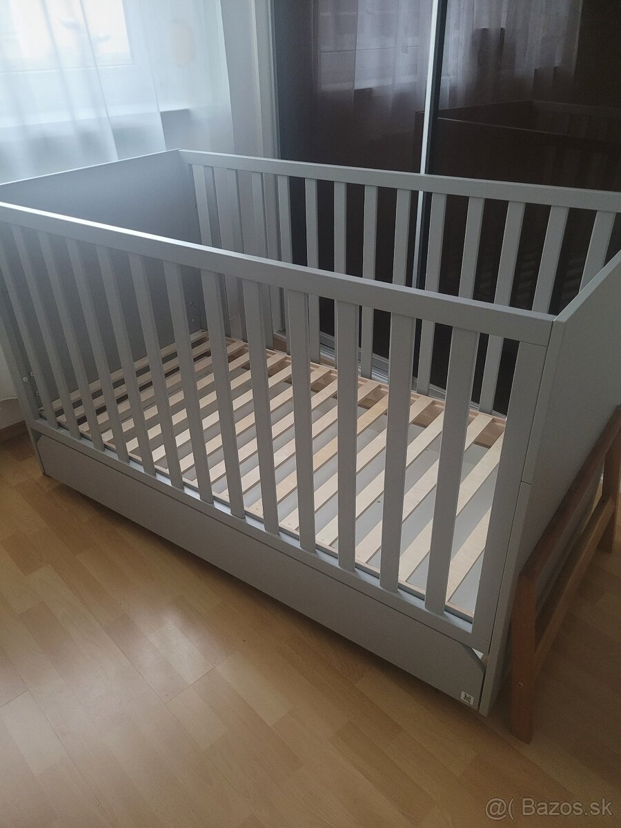 Postielka a komoda Bellamy Lotta sivá