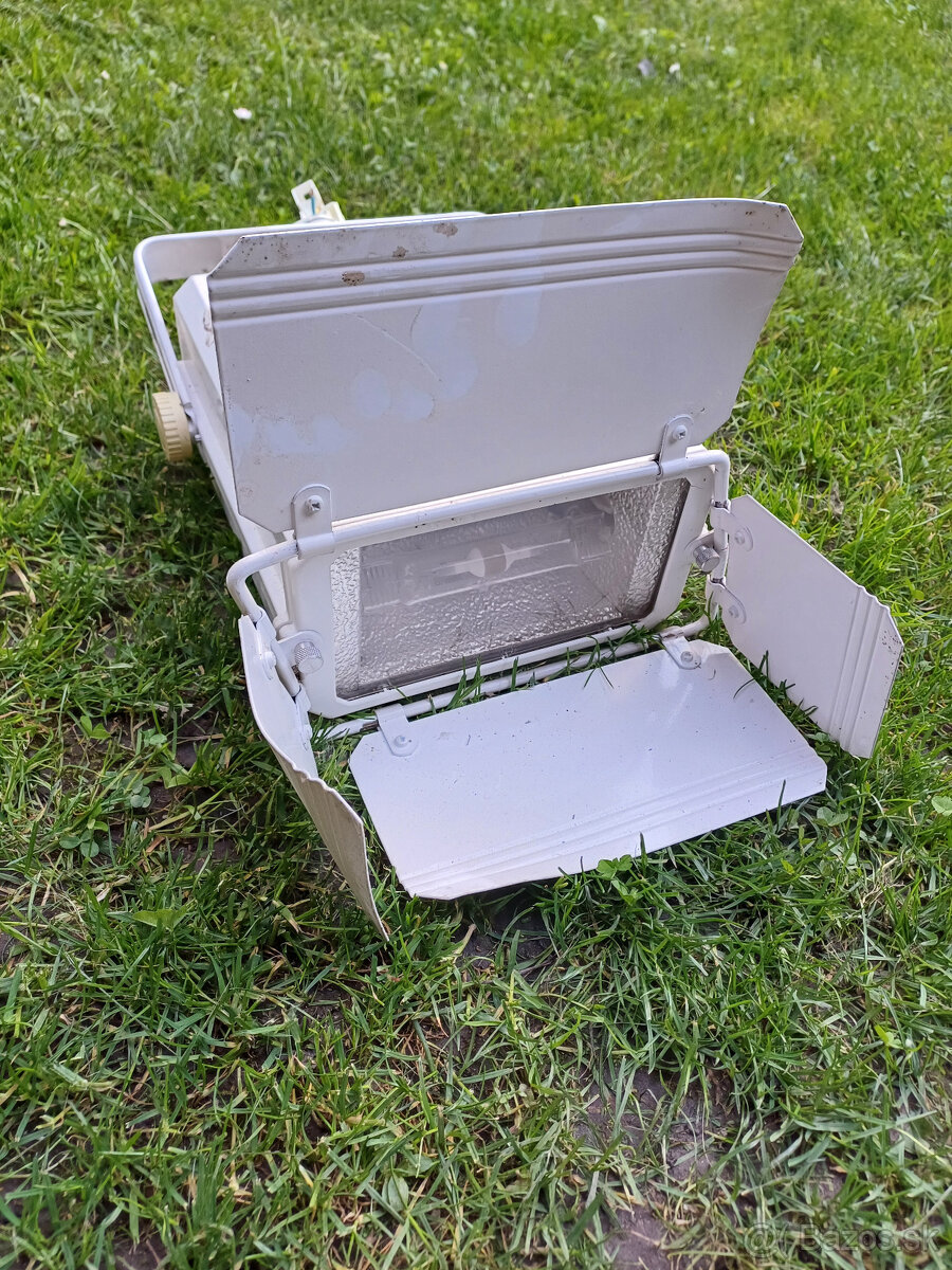 Lival 150W svetlo s clonami