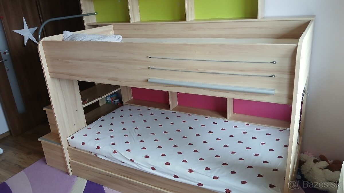 Poschodová posteľ