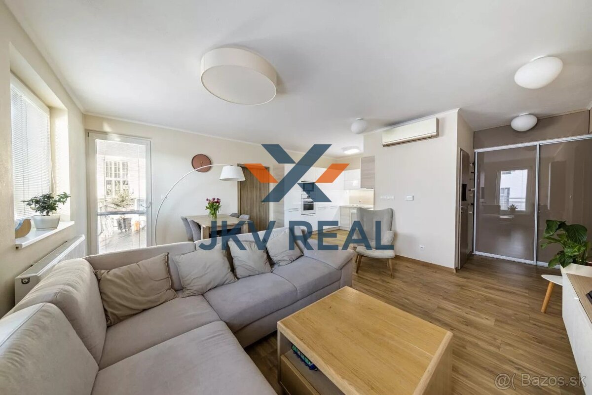 VEĽKÝ 3 - IZBOVÝ BYT 92M2 NA PREDAJ - PIEŠŤANY-CENTRUM