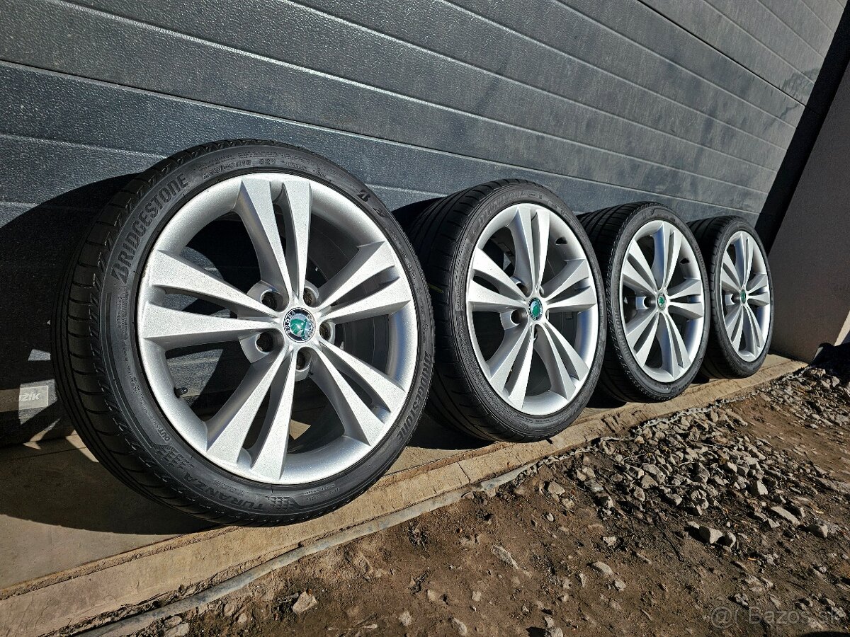 Škoda Neptune Octavia RS+ 225/40 R18 LETO