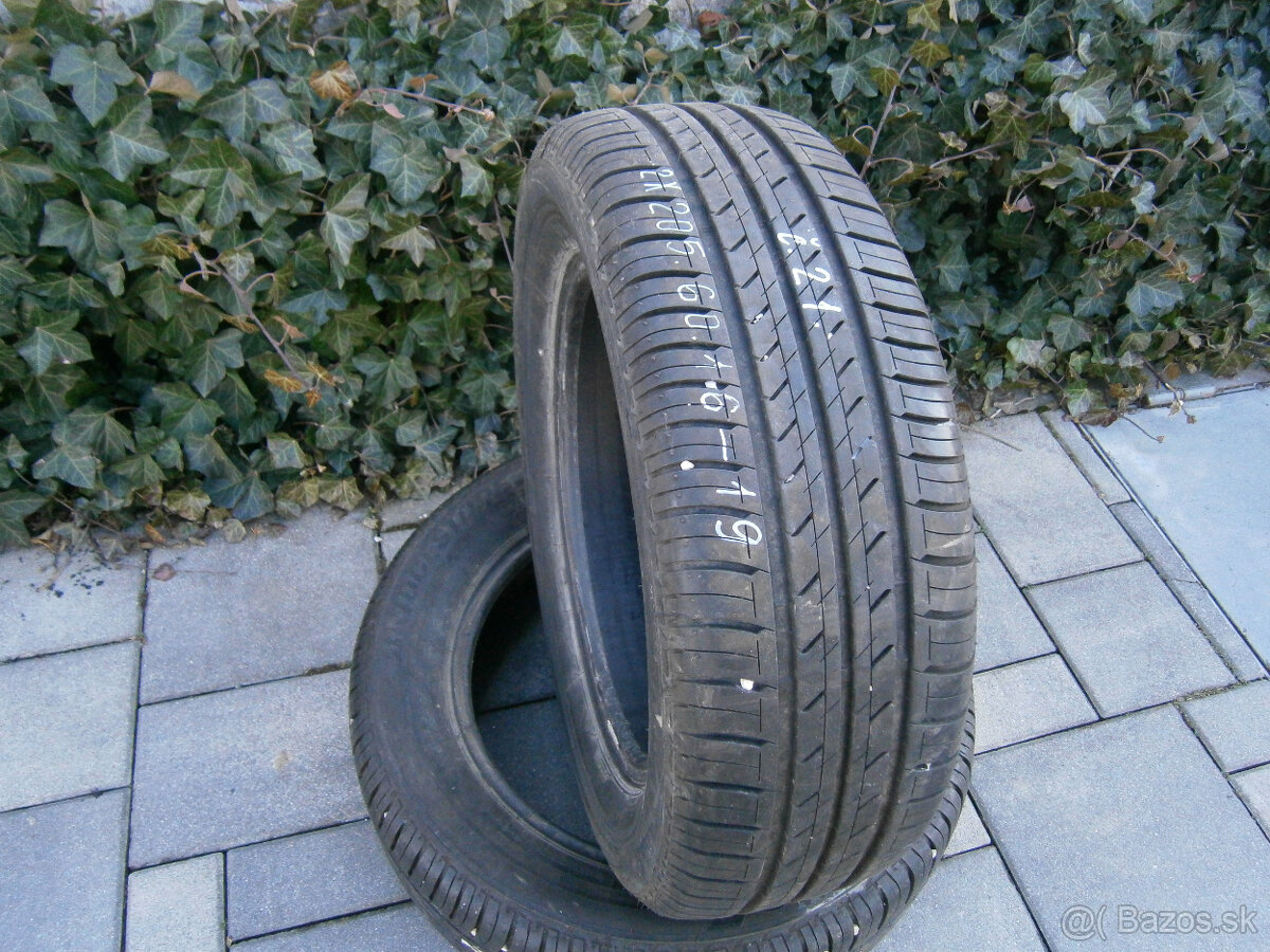 Predám 2x letné ako nové pneu Bridgestone 205/60 R16 92H