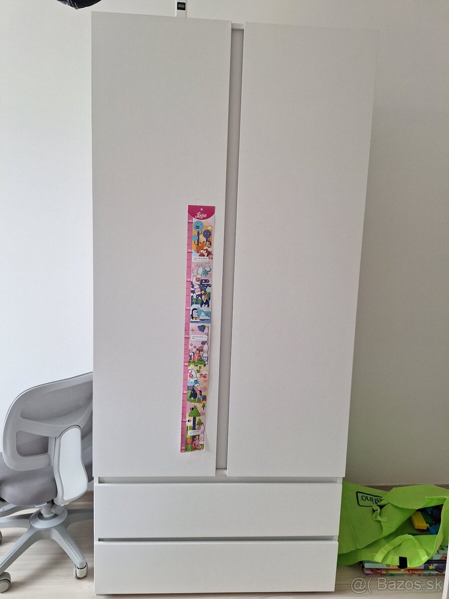 Detská drevená skriňa 90x200