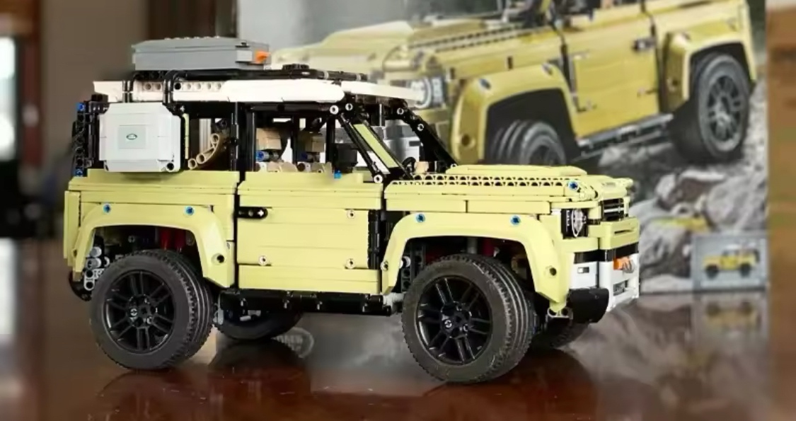 Technic 42110 - Land Rover Defender (2573 dielikov)