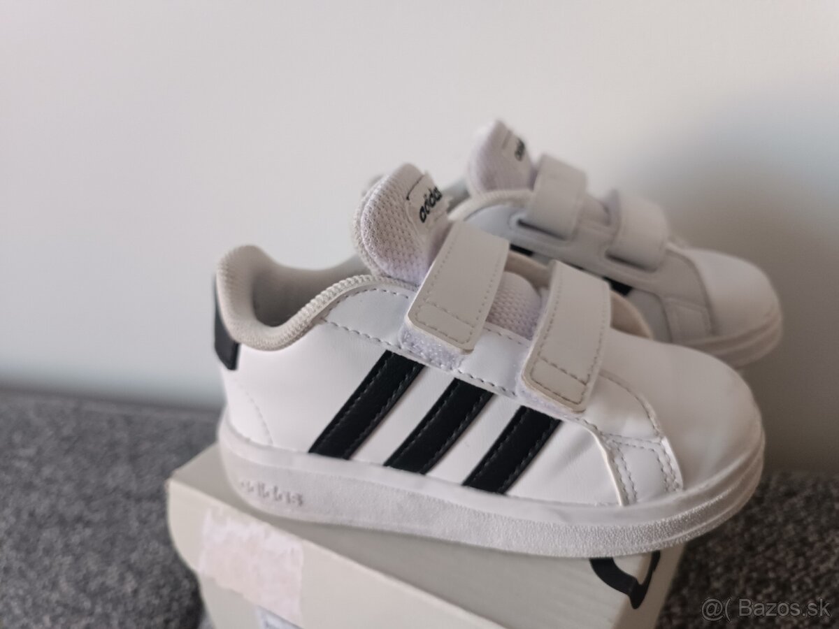 Adidas tenisky