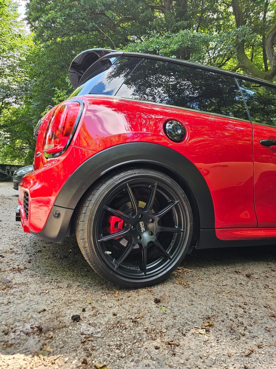 Oz Racing Omnia 5x112 R18 et45 black matt