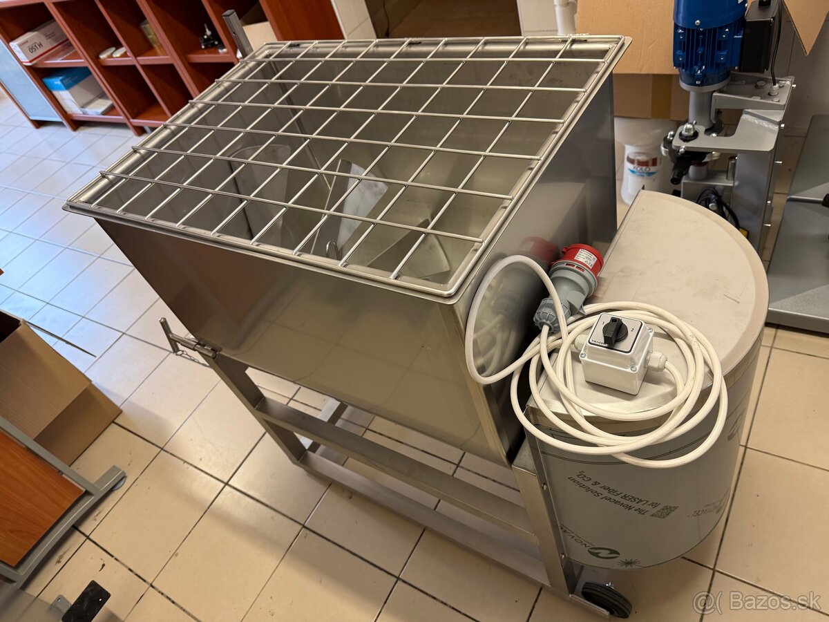 Miešačka na mäso 100 kg