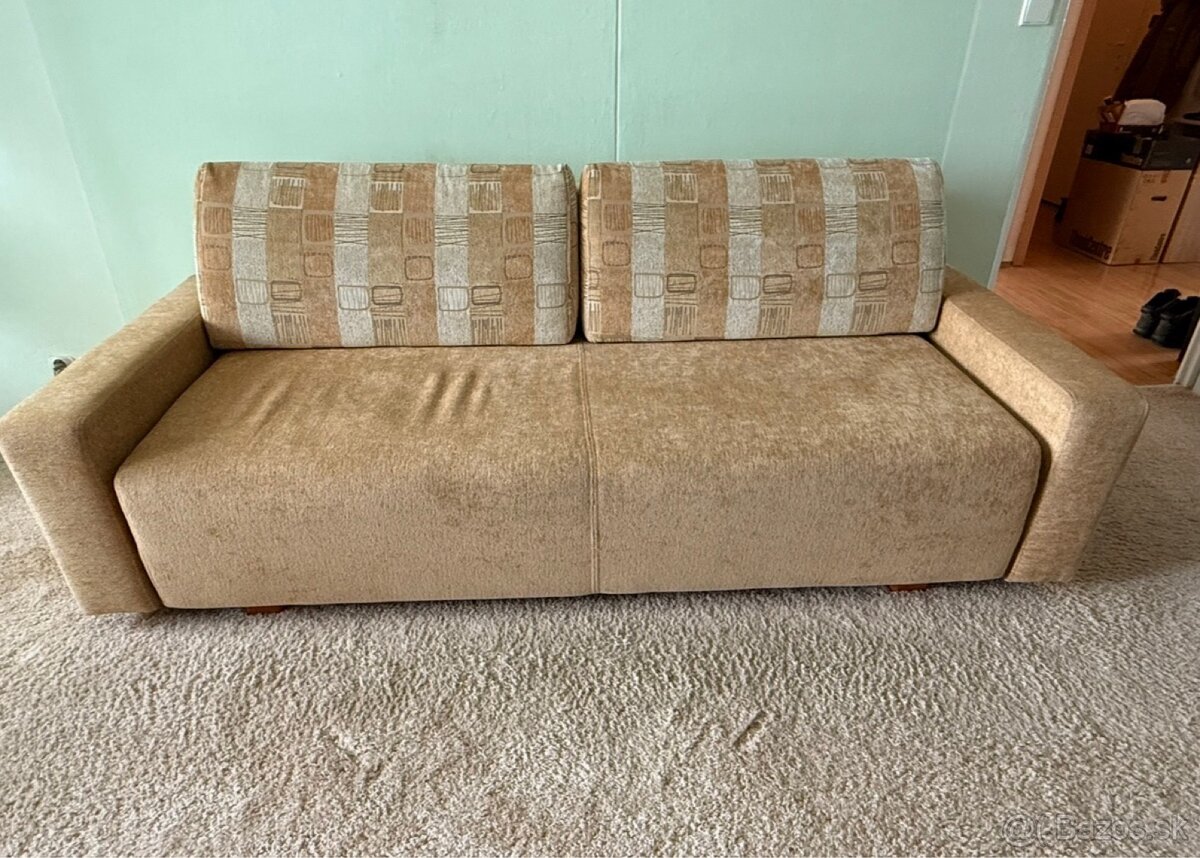 Darujem rozkládací gauč, top stav