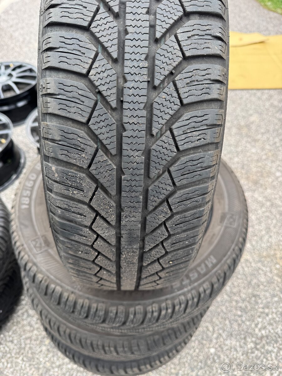 185/60R15 Semperit