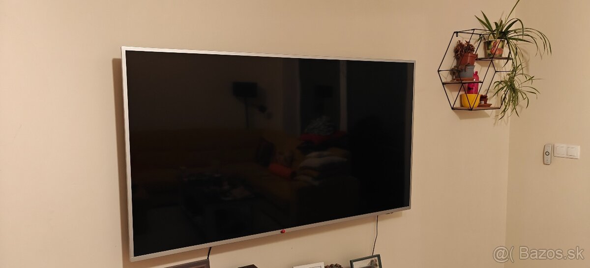 70" Philips 70PUS7304 4K Ambilight