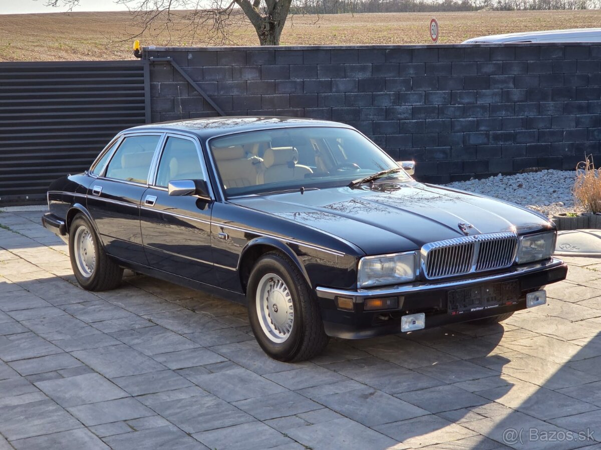 Jaguar Daimler XJ40