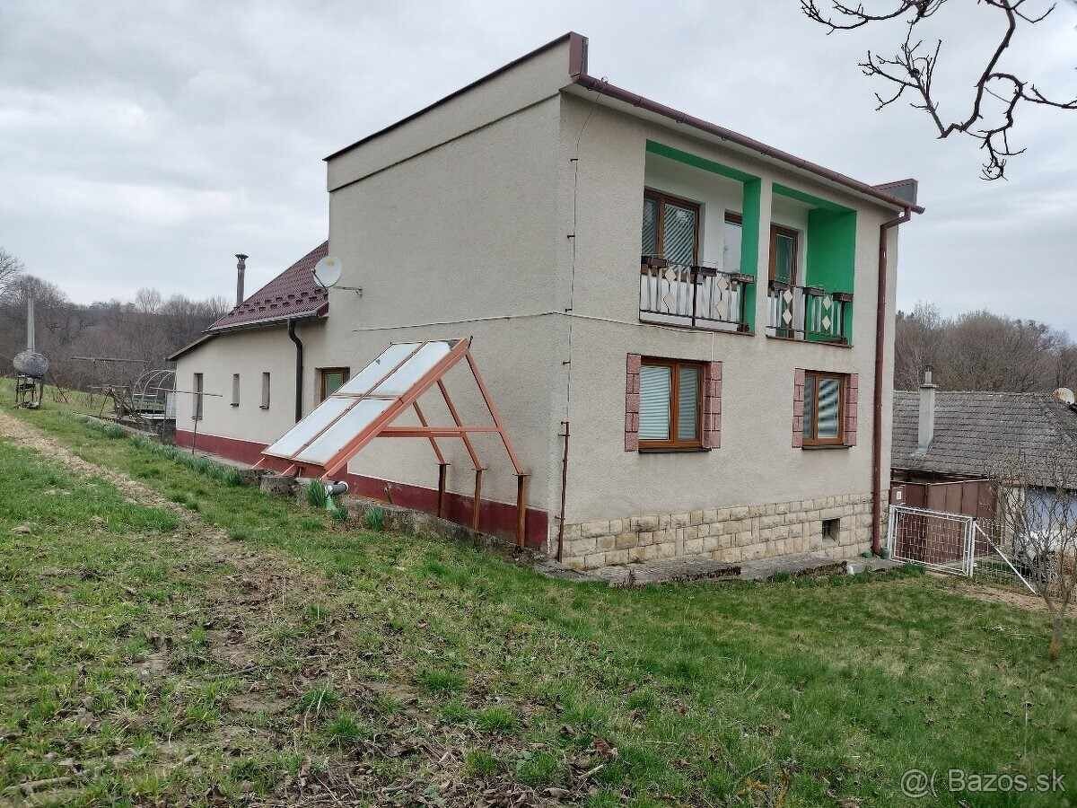 RODINNÝ DOM, STODOLA a POZEMOK 4822m2 KOSTOLNÉ MYJAVA VOĽNÝ