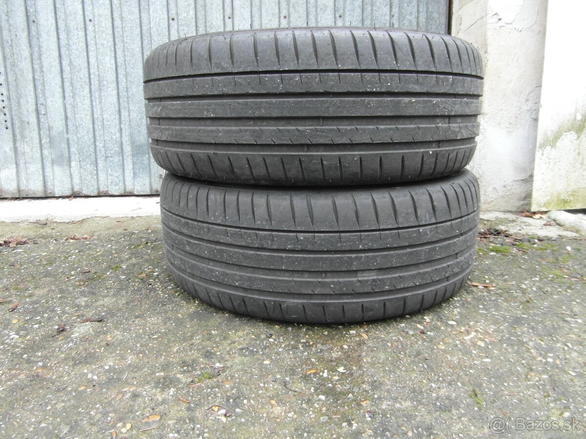 225/45 R18