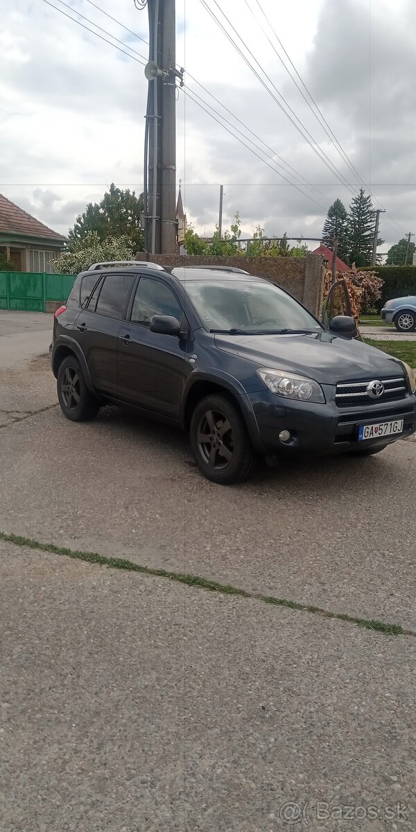 Toyota Rav 4 2,2D-4D alebo vymenim