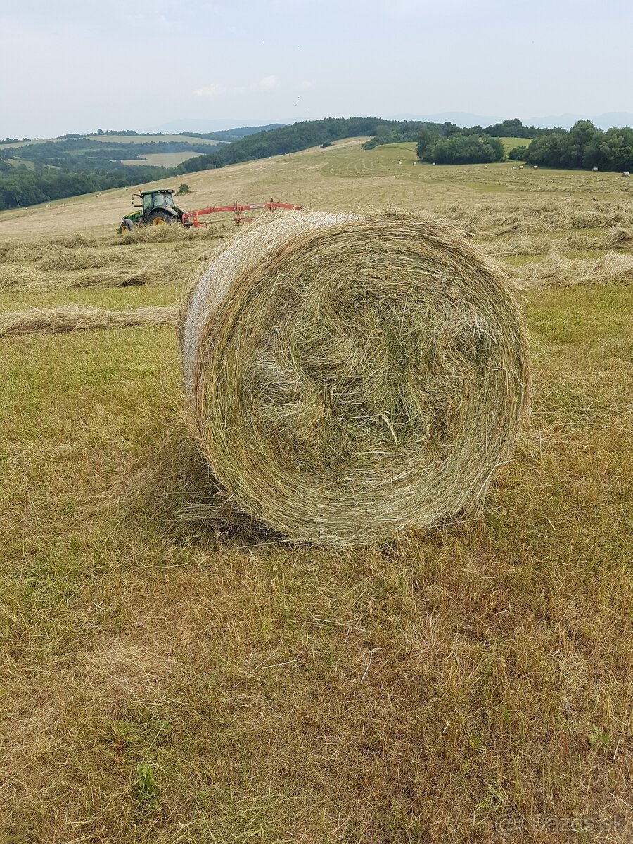 Seno z horských lúk CHKO