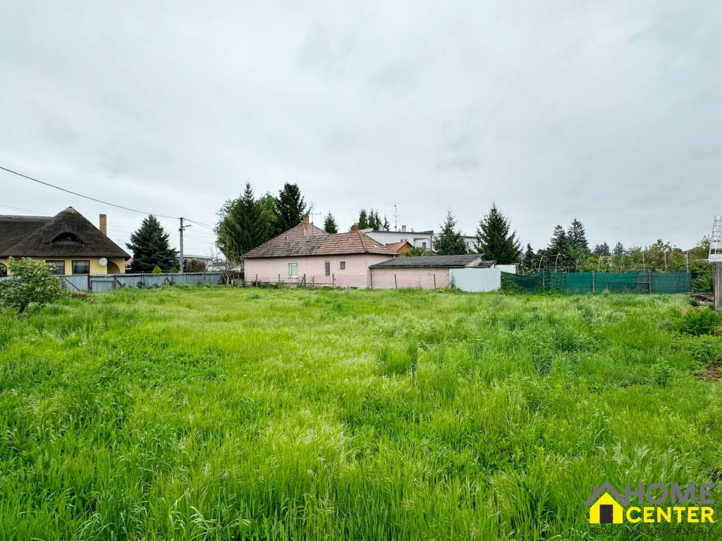 NA PREDAJ PEKNÝ STAVEBNÝ POZEMOK V HURBANOVE, 820 m2