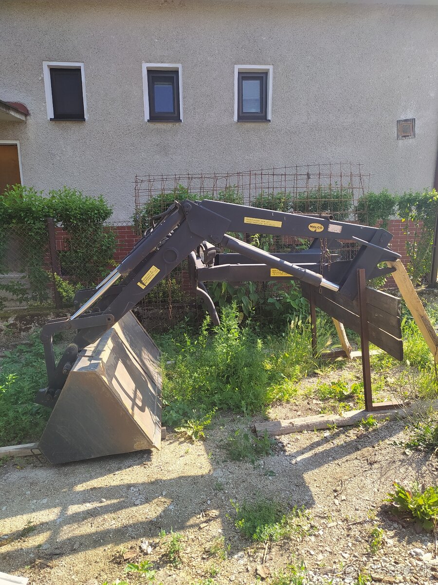 Predám nakladač 7245