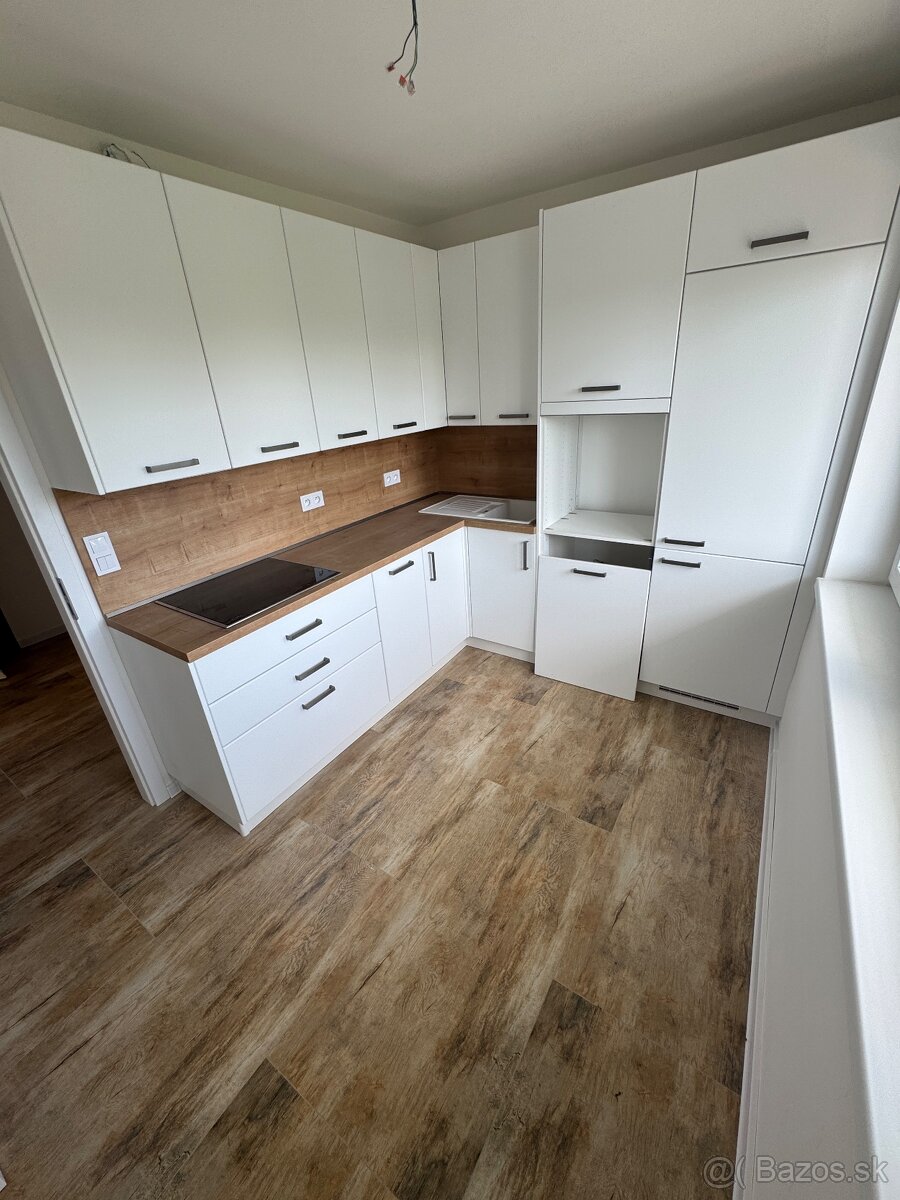 Nový 1 Izbový byt s balkónom 35m2 - V. V. Majakovského