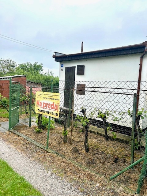Na predaj celoročne obývateľná chatka Kvitnúci ostrov