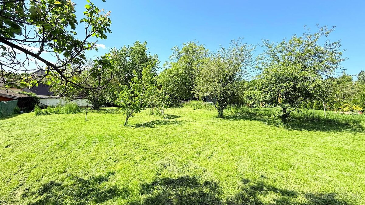 REZERVOVANÉ Lukratívny stavebný pozemok 734,5 m2 - Nitra, Ch