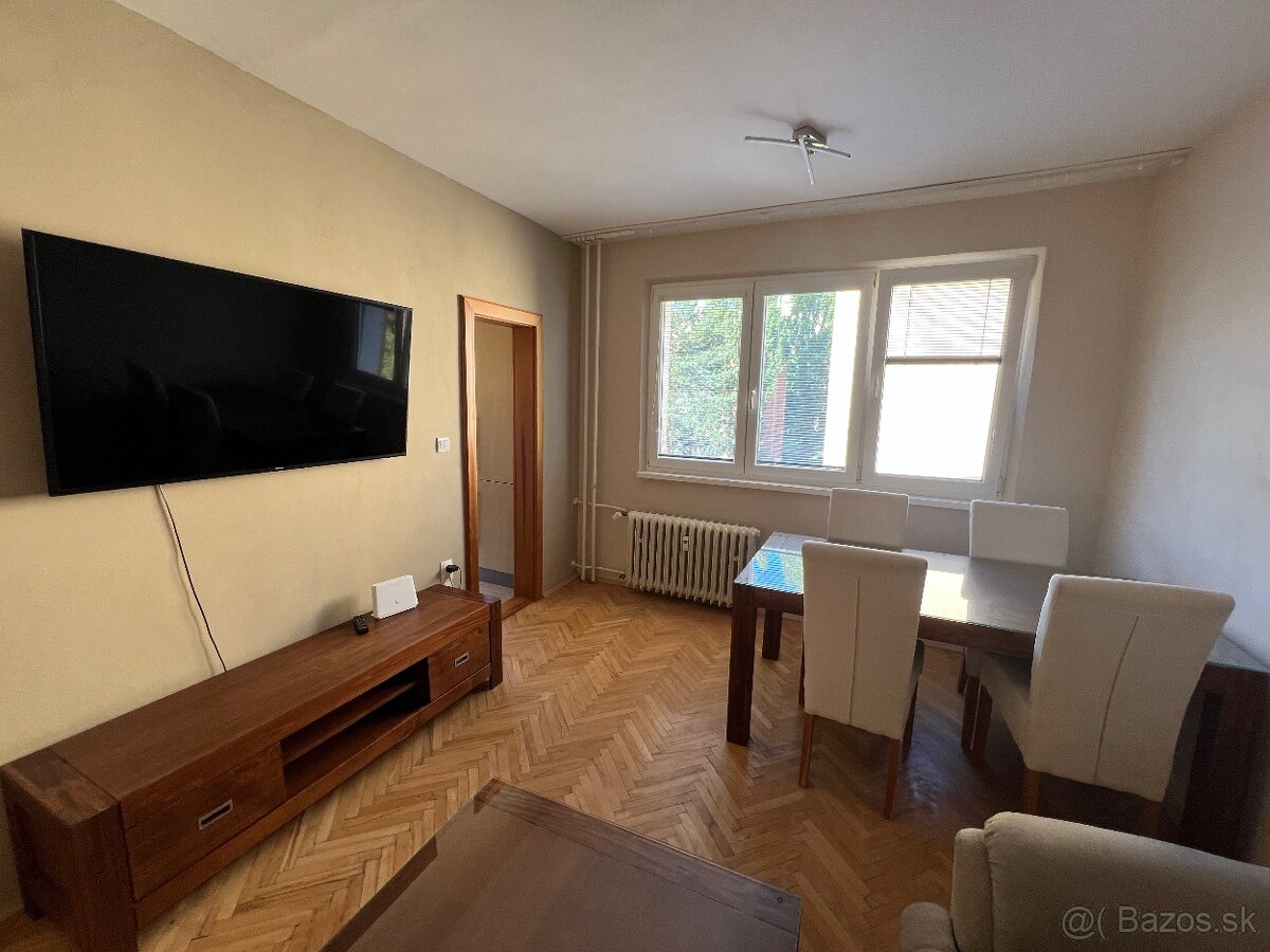 Prenajom 3 izboveho bytu s rozlohou 64m2