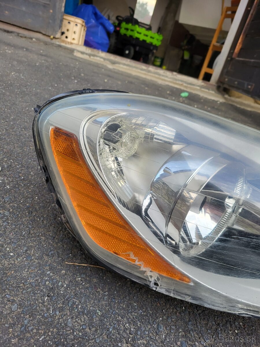 Volvo XC 6O predný svetlomet