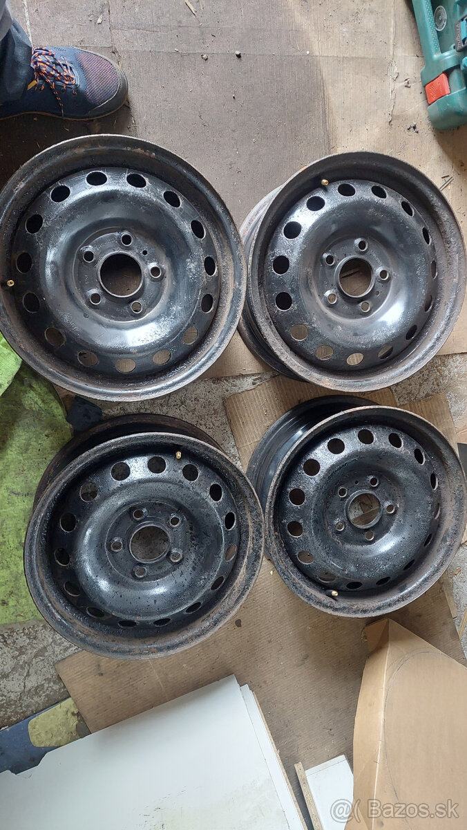 Plechové disky KIA VENGA  6x15 ET48 5x114.3 67
