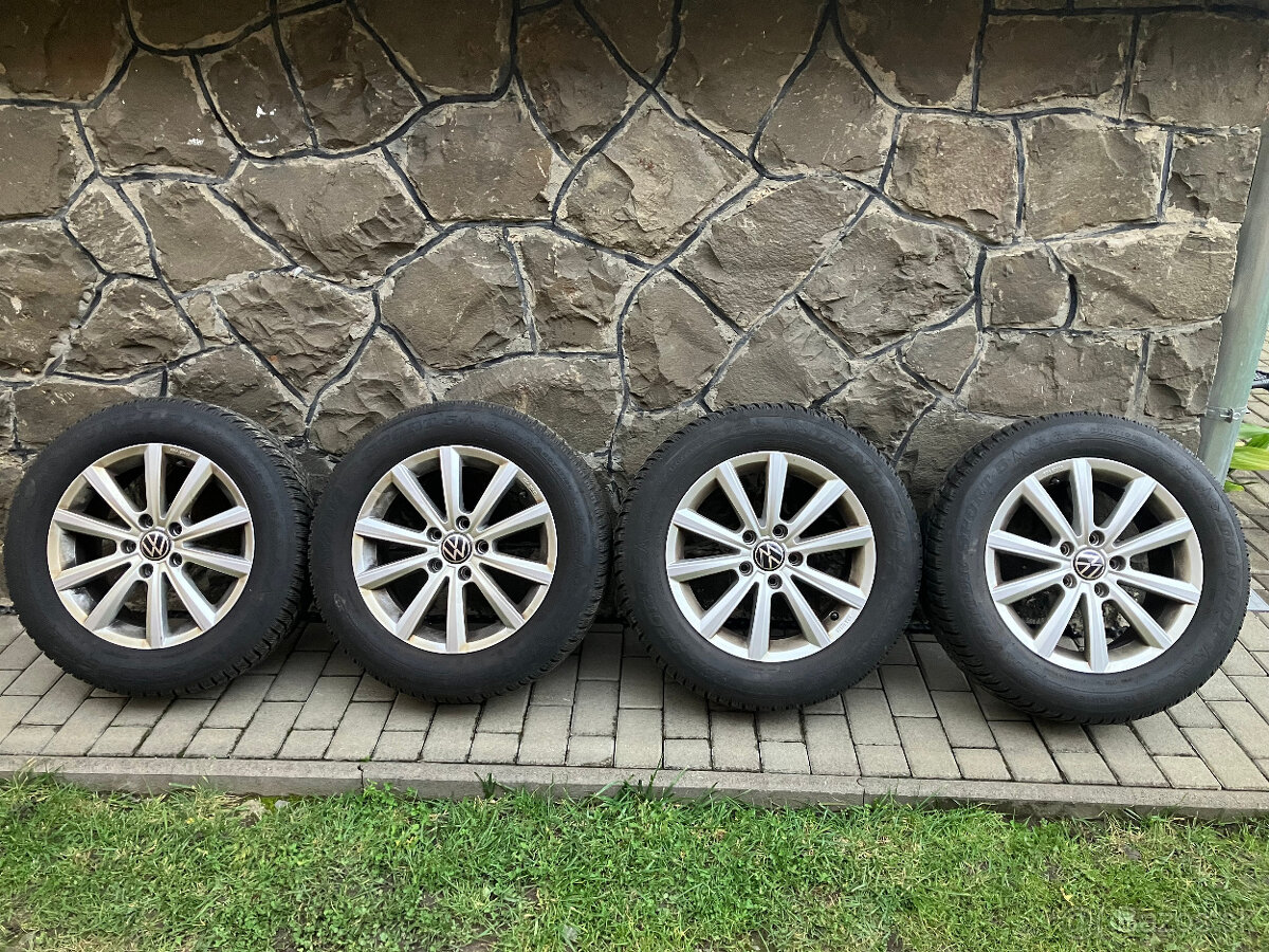 Zimne pneumatiky 215/60 R16 Dunlop