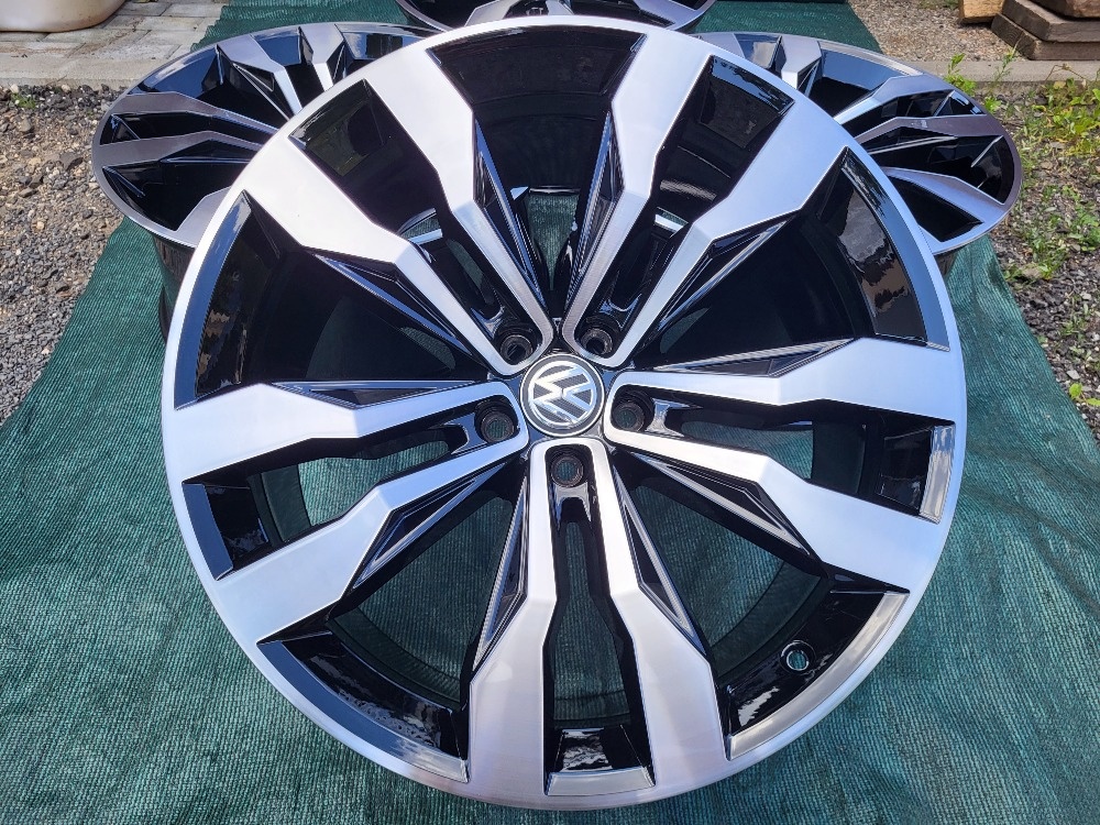 Alu disky Volkswagen R21 Touareg 3 Suzuka