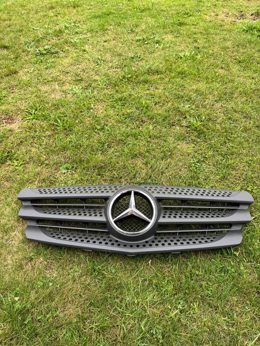Predna maska Mercedes vito w447