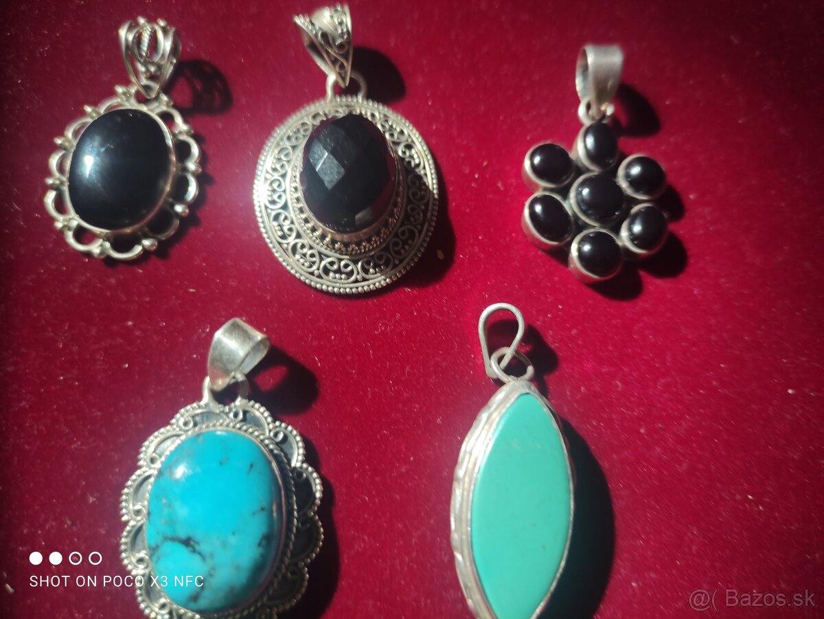 Predam krasne strieborne privesky s polodrahokamami