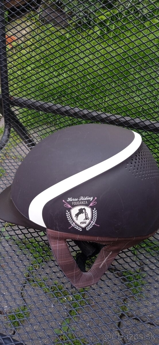 Jazdecka prilba velkosť L ------------------20 eur