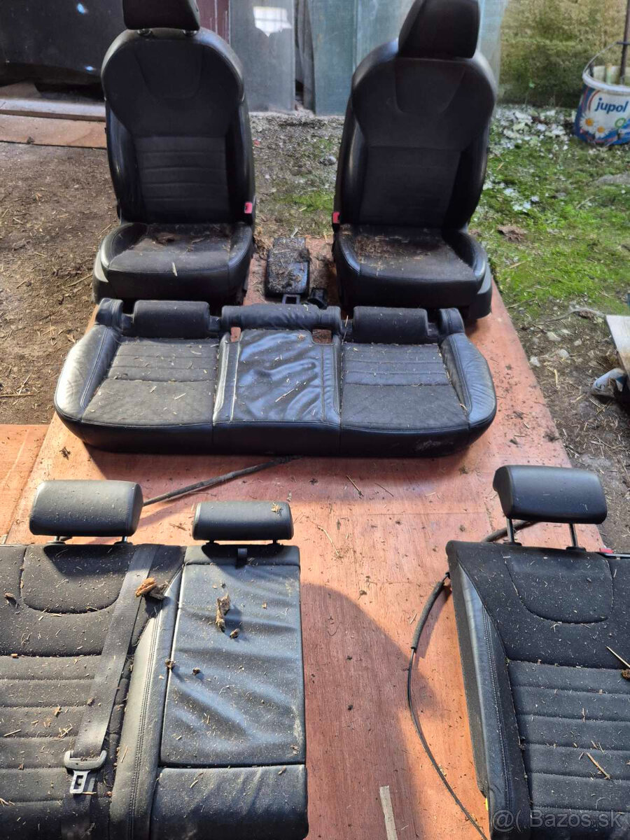 Sedačky Škoda Octavia 3, combi