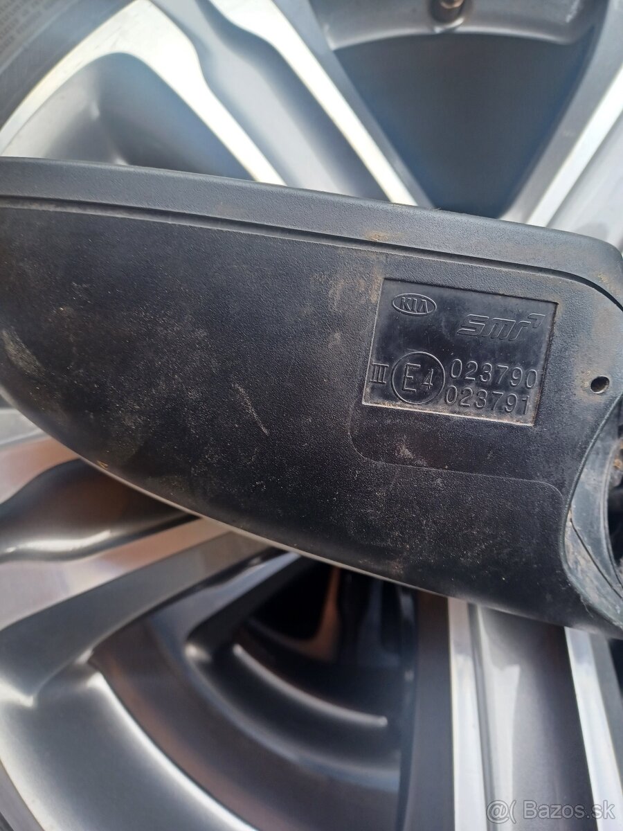 Predam spatne zrkadlo Kia ceed
