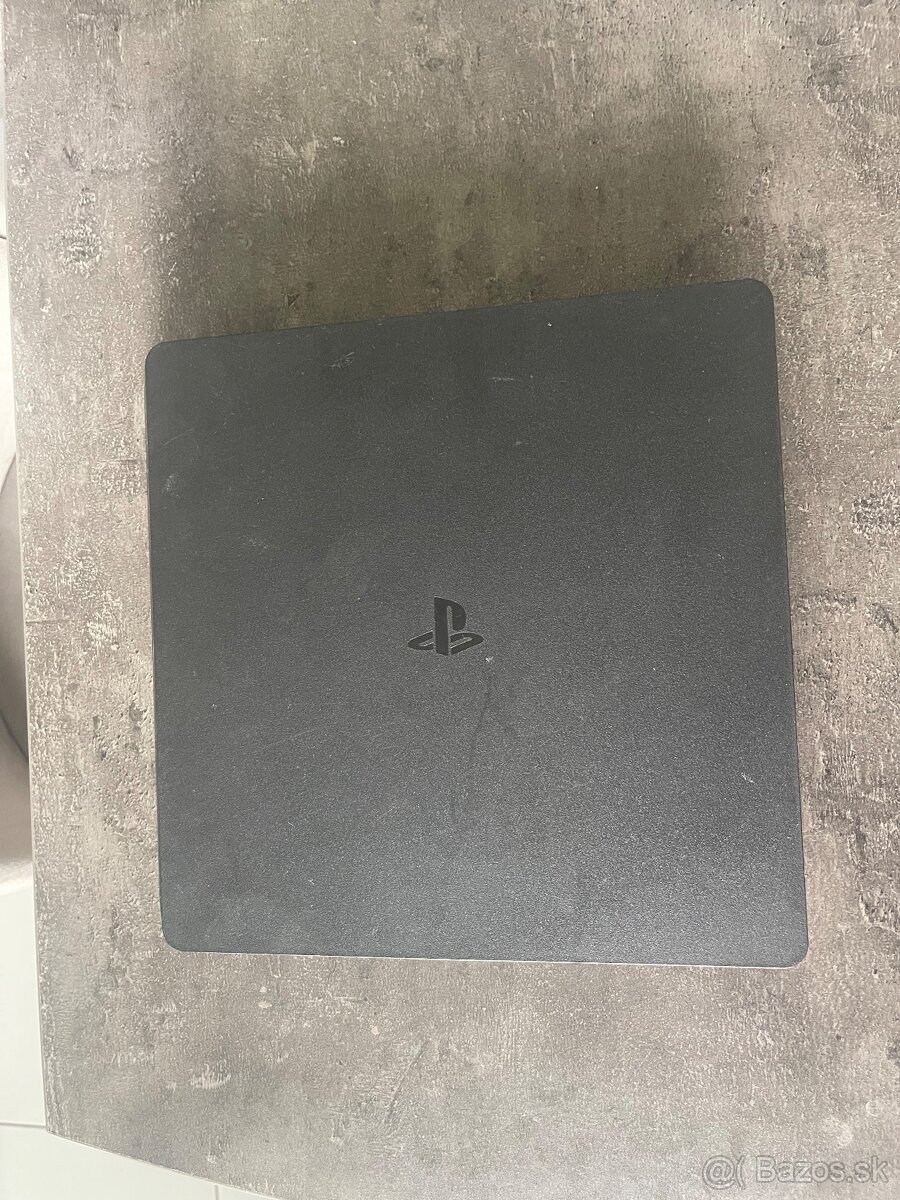 PlayStation 4 Slim + kable + hry