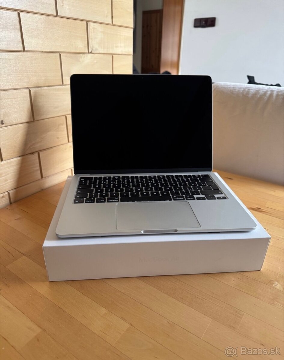 MacBook AIR M2 (nefunkčný )
