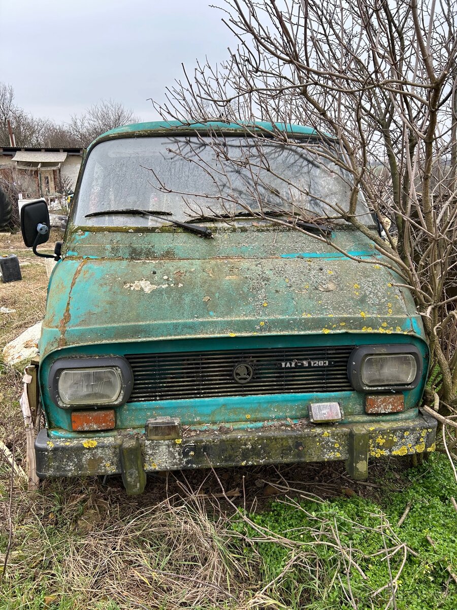 Škoda 1203 karoséria
