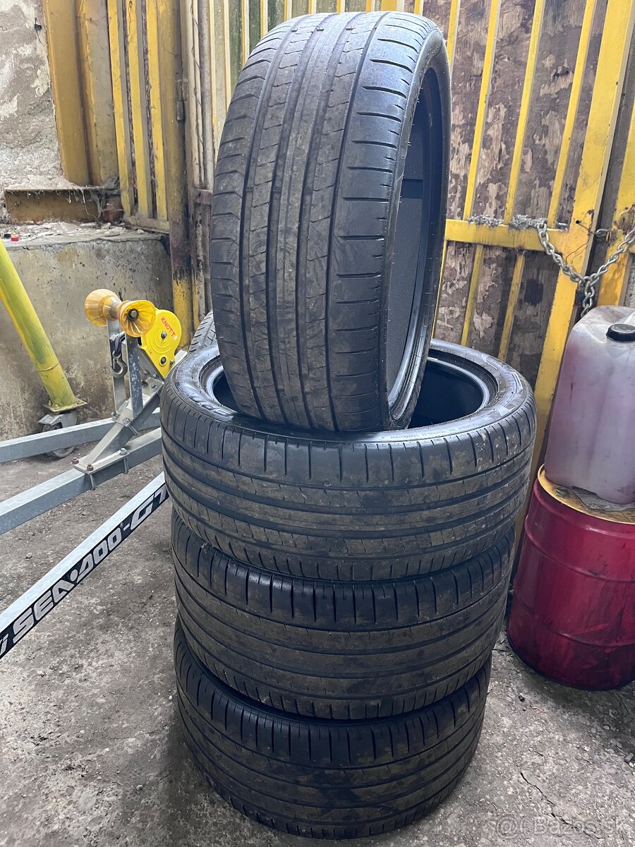 285/40 r23 a 325/35 r23 Pirelli P zero