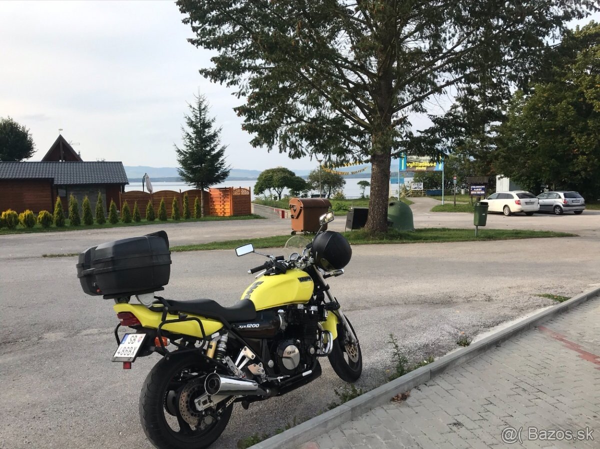 Kufre na Yamaha xjr