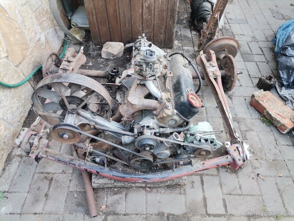 škoda 100