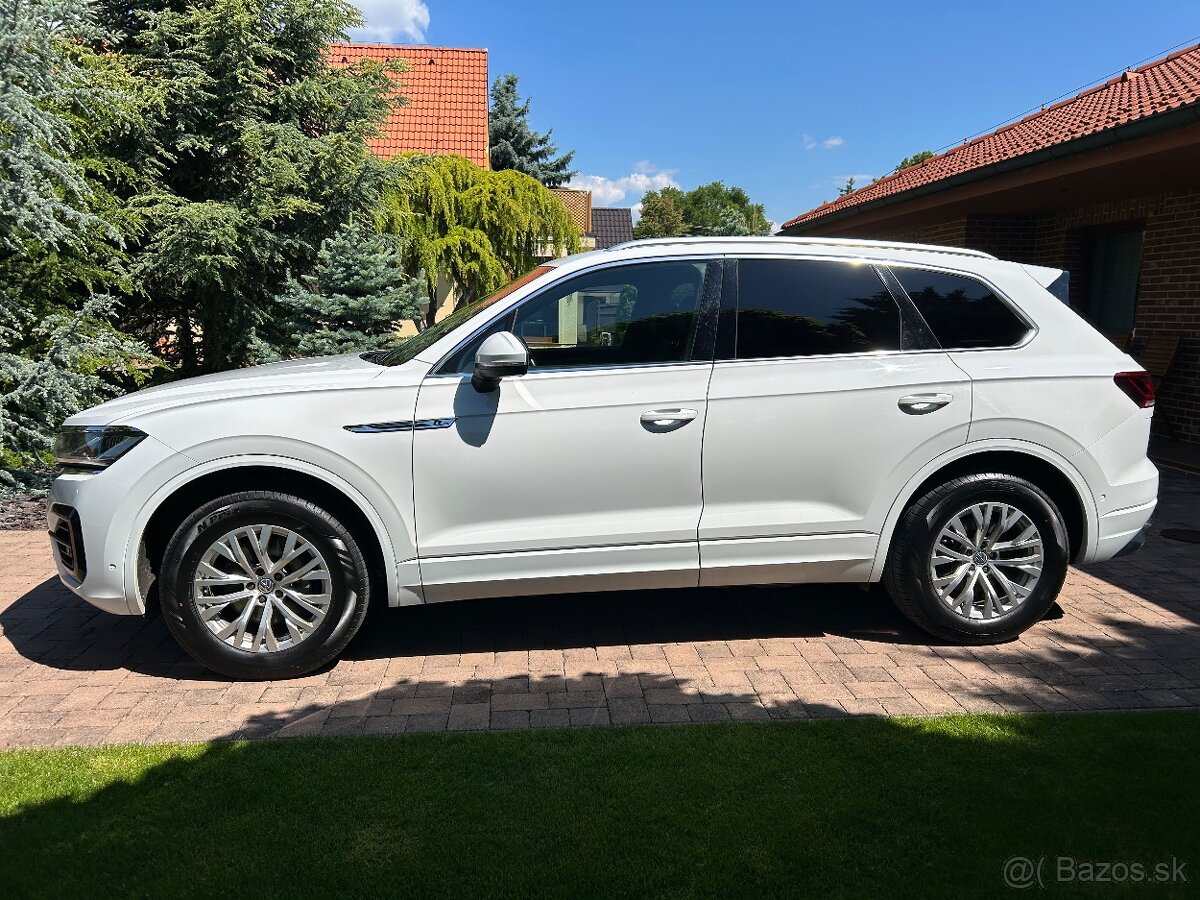 Touareg 3.0 V6, 286k R-Line