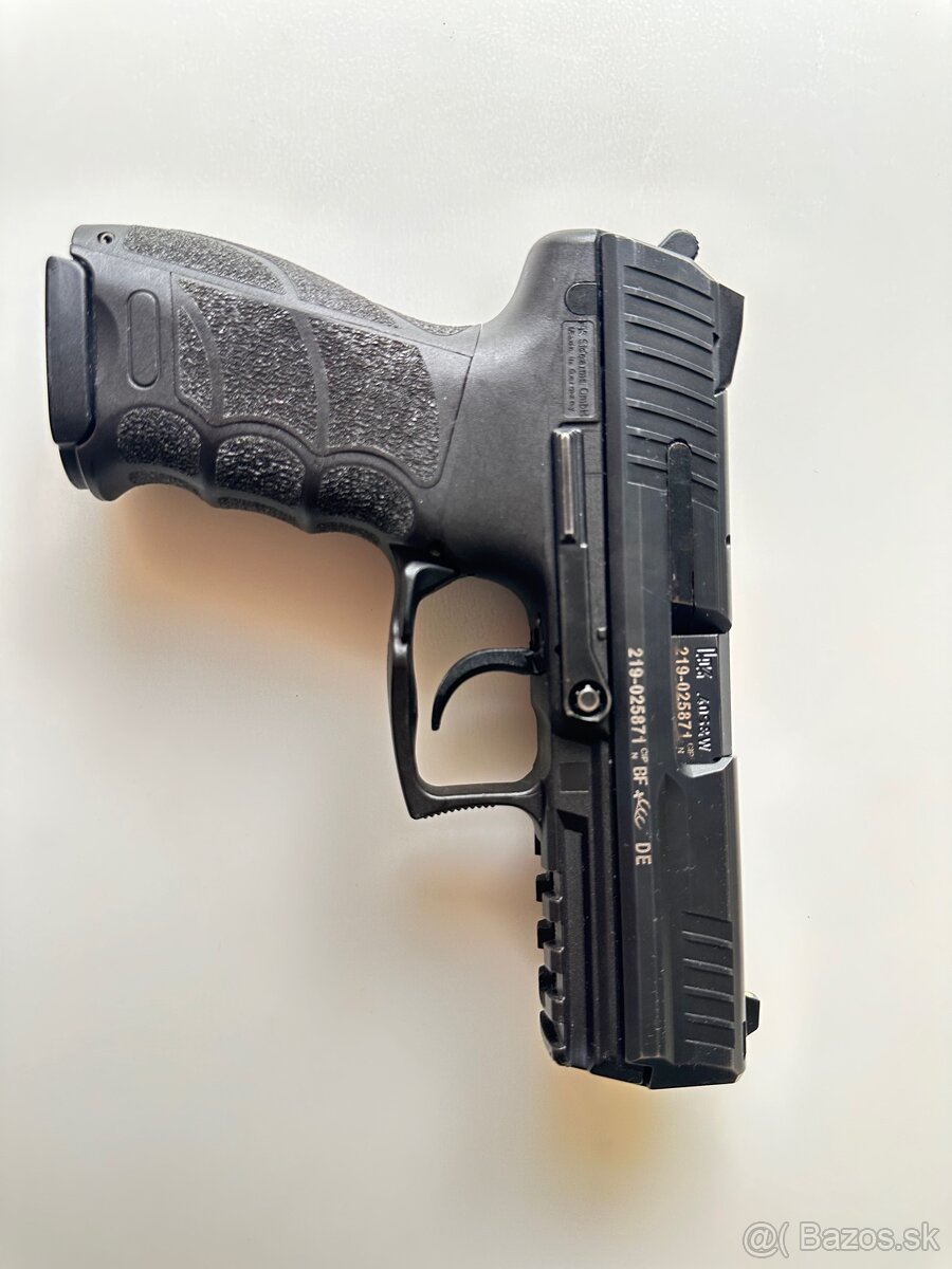 HK P30 – kaliber .40 S&W + puzdro