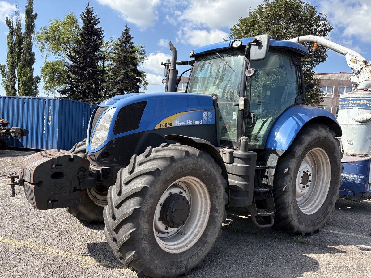 New Holland T6090