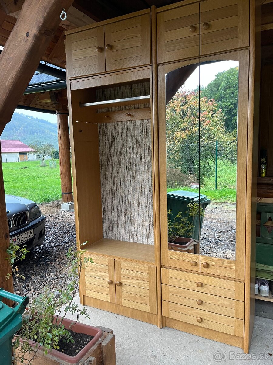 Dubová skriňa