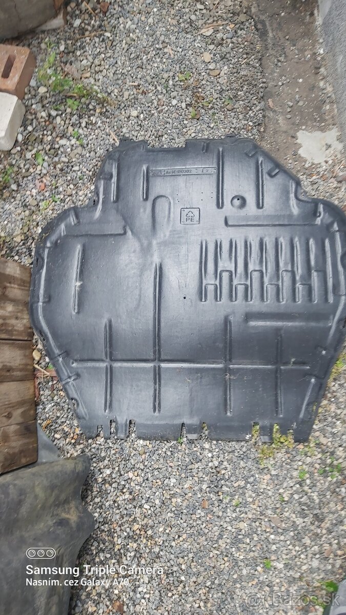 Kryt motora octavia 1 4x4