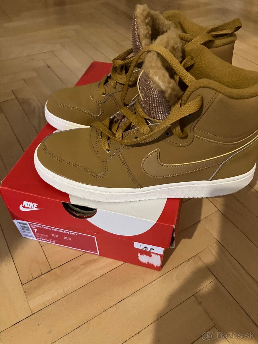 Predam zimne Nike damske velkost 38