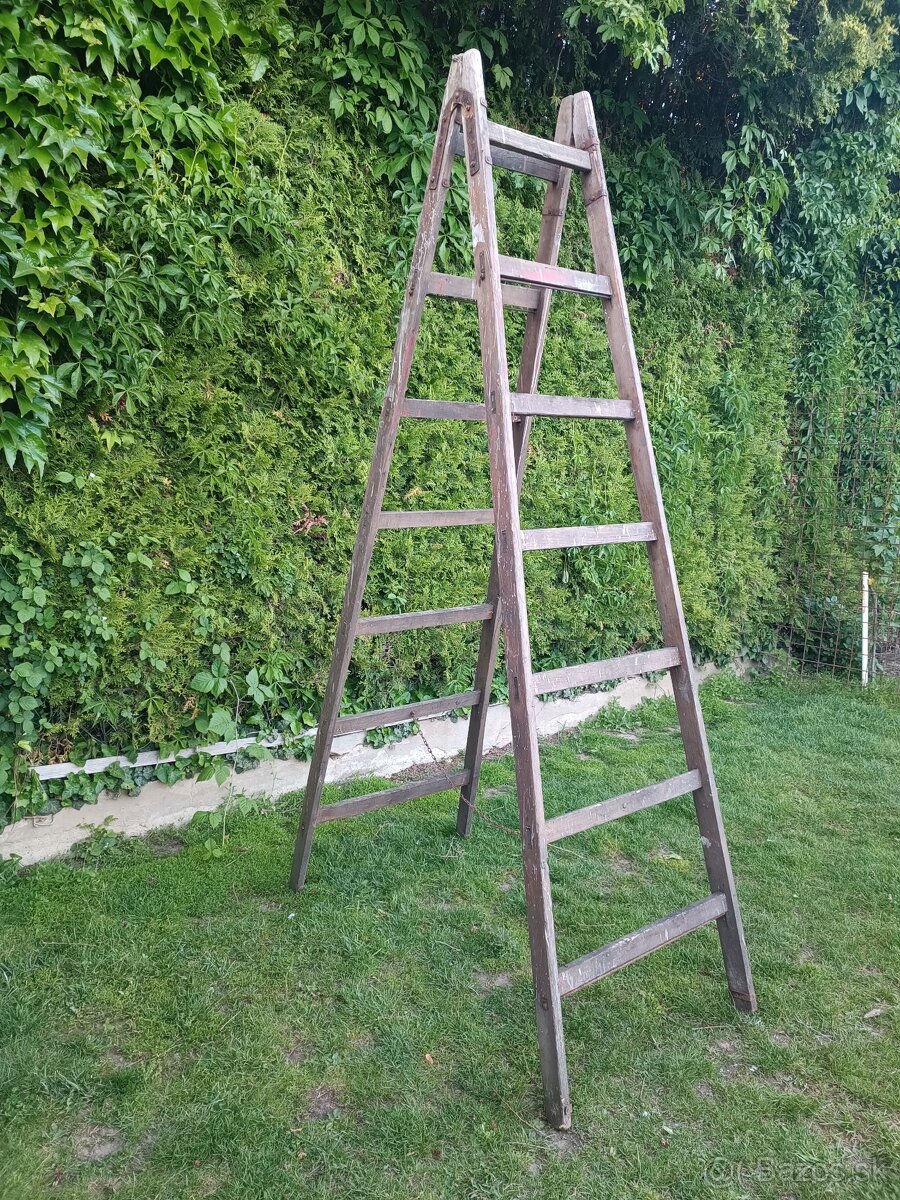 Drevený rebrík