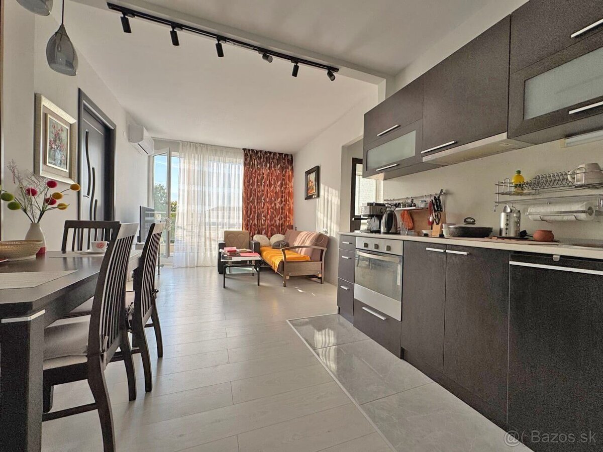Moderný dvojizbový apartmán v elegantnom komplexe - Slnečné