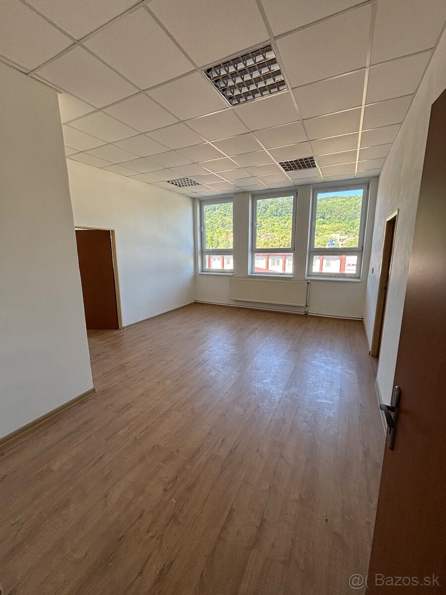 Prenájom kancelárií rôznych rozmerov - Jilemnického, Prešov